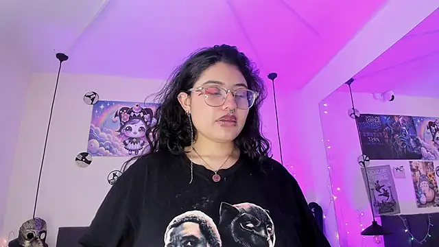 Chatroom XXX en direct de SabrinaV_