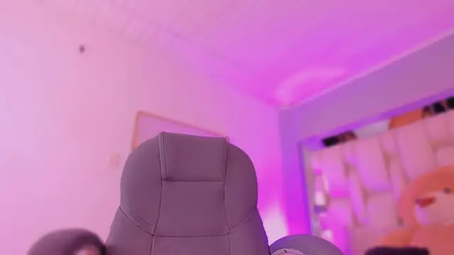 Chatroom XXX en direct de AishaKassandra