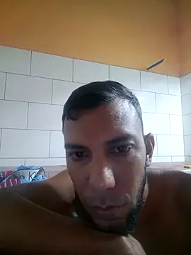 UnreadyChutzpa Chat XXX in diretta