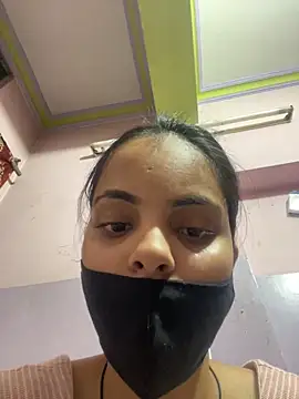 Sandhya_77 Adlı Modelin Canlı XXX Sohbeti