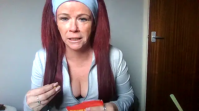 Chatroom XXX en direct de Forbidden-Irish-x