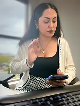 Онлайн чат XXX YourQueen18