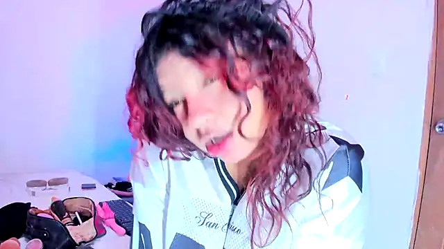 Emily_Coper18's Live XXX Chat