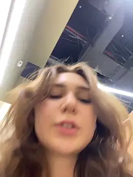 Онлайн чат XXX QuitieLia