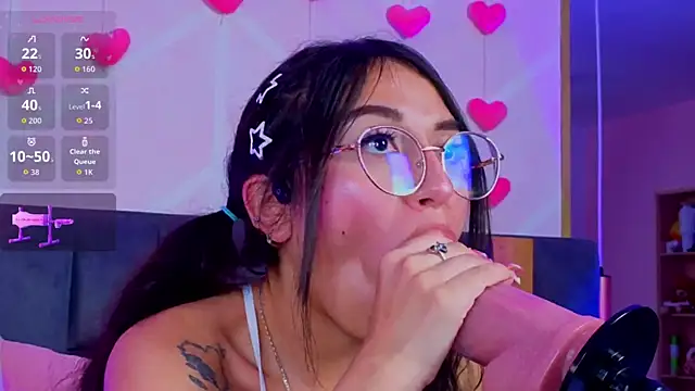 Chat +18 de MadyJackson ao vivo