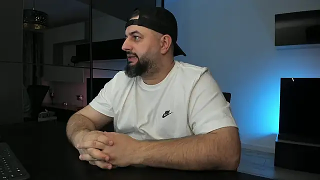 XXX chat uživo modela DravenPeak