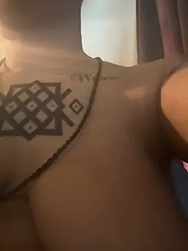 nickytheehawtie's Live XXX Chat