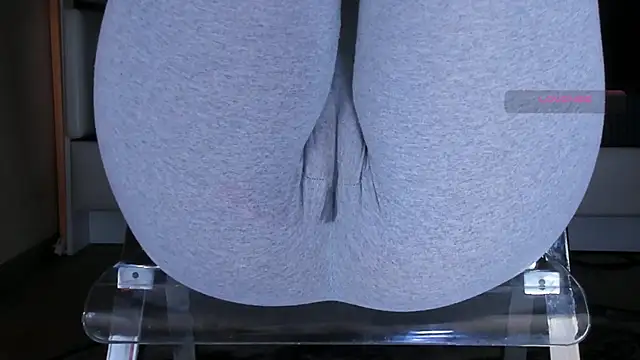 Онлайн чат XXX Cameltoe_squirt_inPants