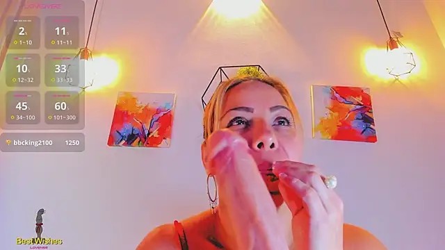 milfhorny_69's Webcam Show