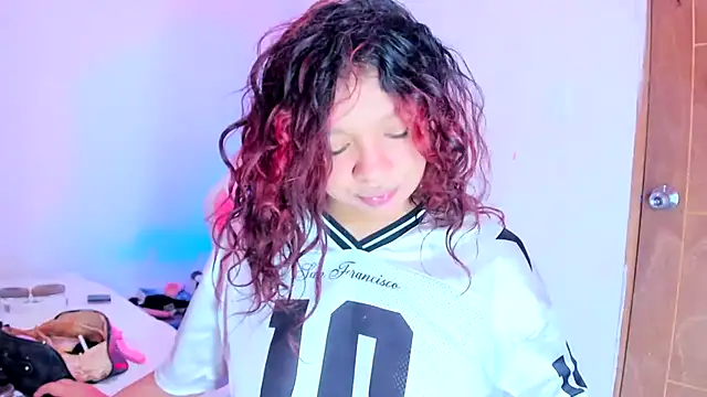 Živý XXX chat Emily_Coper18