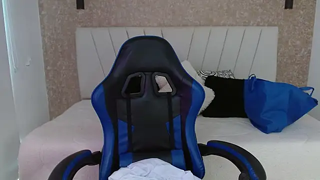 AliceSmity_'s Live XXX Chat