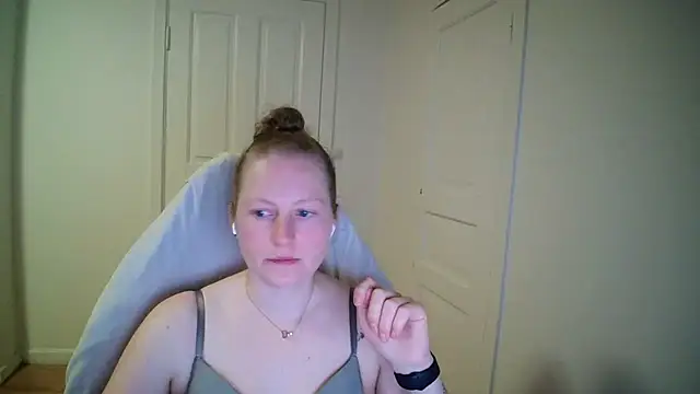 Girlnina-1995's Live XXX Chat