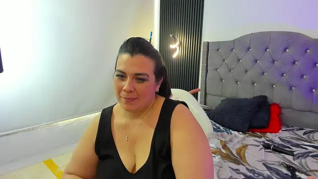 martina_foxy_'s Live XXX Chat