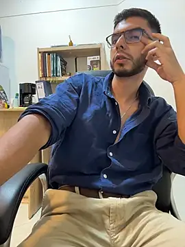 Milosky000 Adlı Modelin Canlı XXX Sohbeti