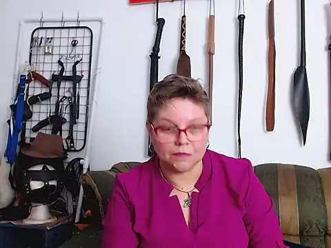 Czat XXX na żywo – Leah_R