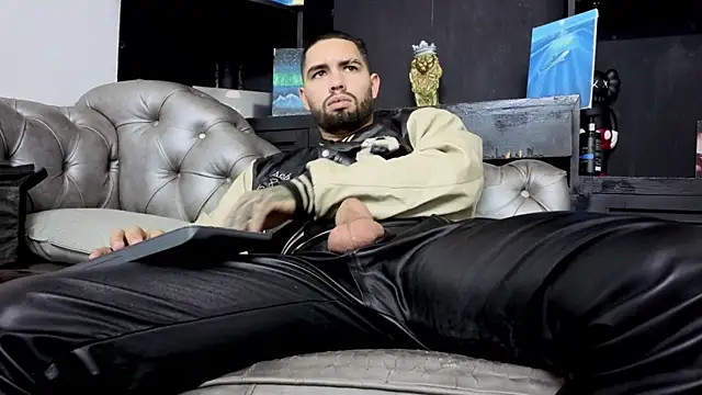 Онлайн чат XXX matteosantos