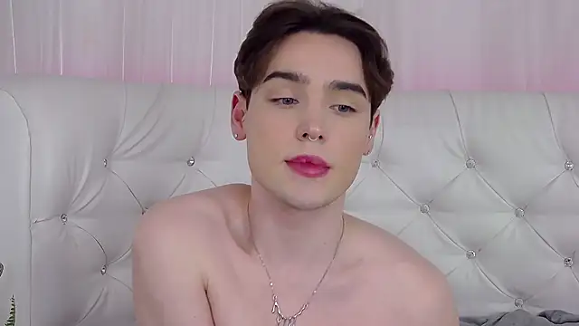 Онлайн чат XXX RobbyCharming