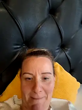 Chat +18 de priselvis23 ao vivo