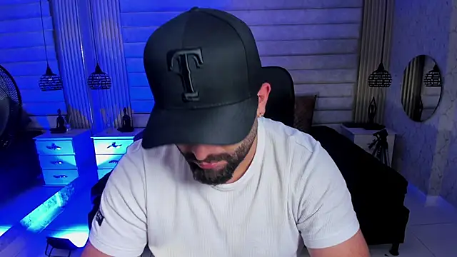 jhon_bear03 Show in webcam