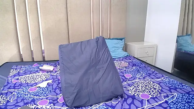 XXX chat uživo modela violet_angel13