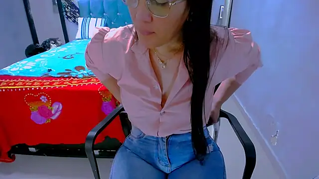 Czat XXX na żywo – BitterMomXxx