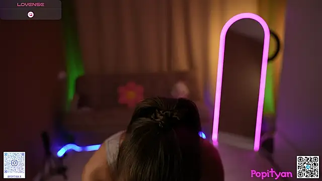 popityan1's Live XXX Chat