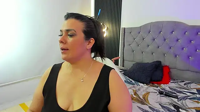 martina_foxy_'s Live XXX Chat