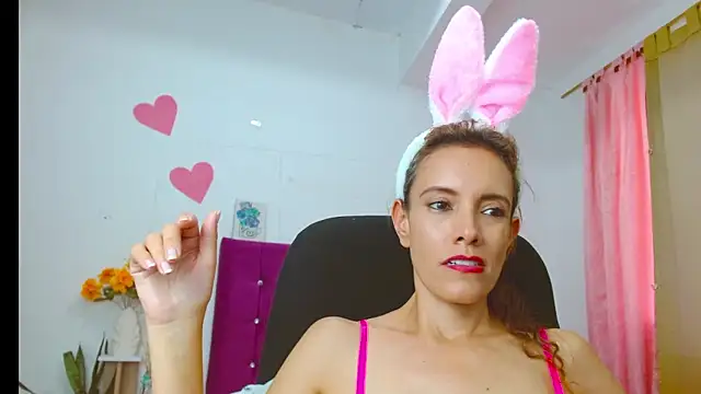 chantalsemenova1's Live XXX Chat