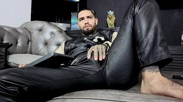 matteosantos' Live XXX Chat