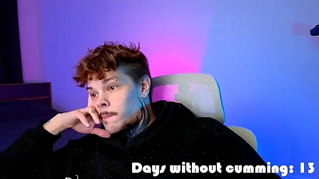 DENIS_HERE webkamerás műsora