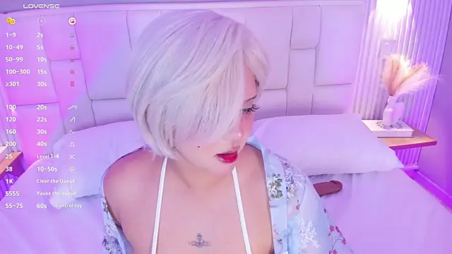 NanaOsaky: вебкам-шоу