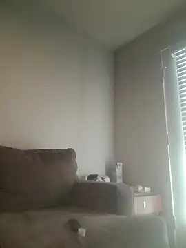 yourMasterisBored Show in webcam