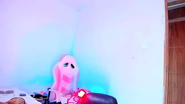 Emily_Coper18 现场XXX聊天