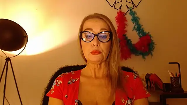 Chat +18 de leaxSTAR ao vivo