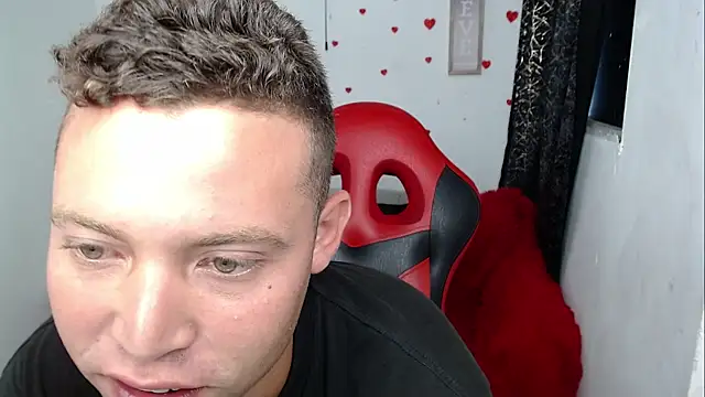 Show de webcam de sven_fox723