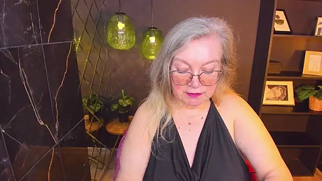 Chat +18 de NataliMellow ao vivo