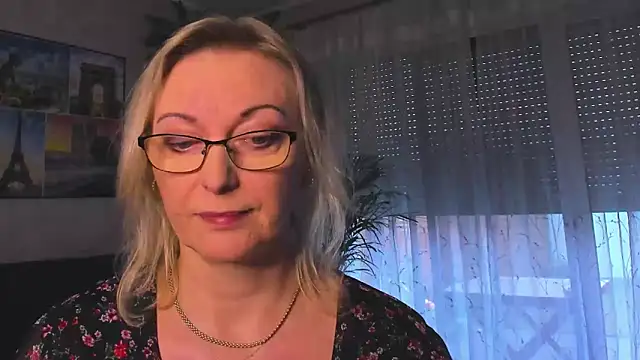 vanessa_chat's Webcam Show