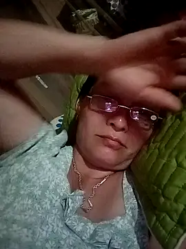 Chatroom XXX en direct de Cucci07