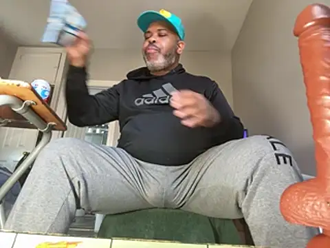 ChiRaqb8: διαδικτυακό σόου στην κάμερα