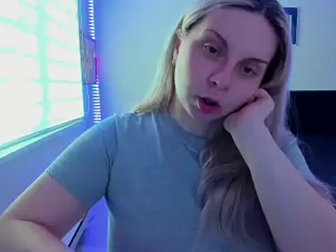 Chatroom XXX en direct de callme_iva