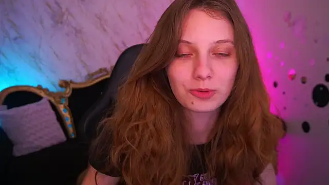 CuteeFoxy's Live XXX Chat