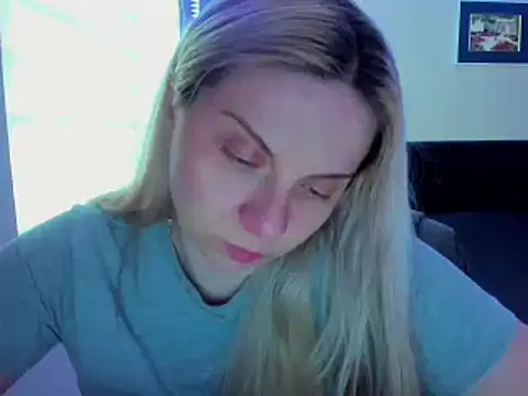 callme_iva's Webcam Show