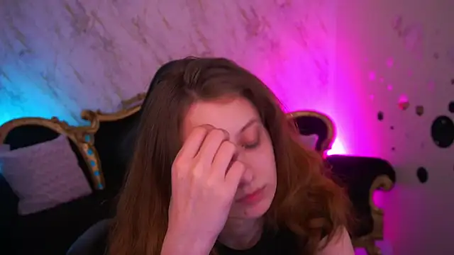 CuteeFoxy's Live XXX Chat