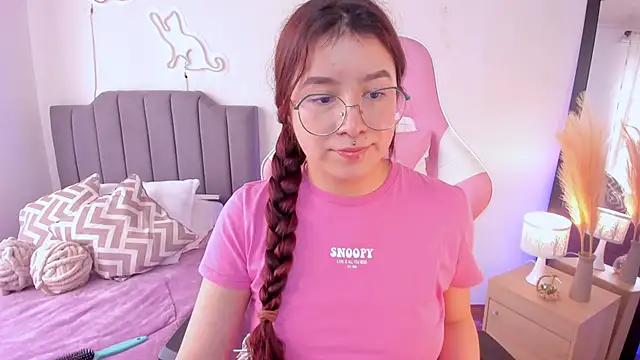 Amy_joones Adlı Modelin Canlı XXX Sohbeti