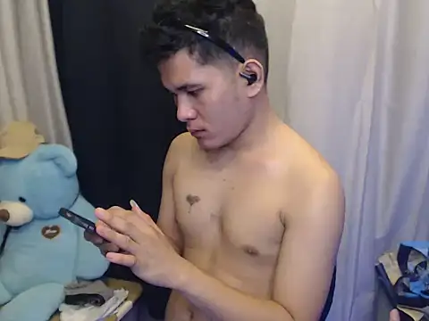 master_levi 即時 XXX 聊天