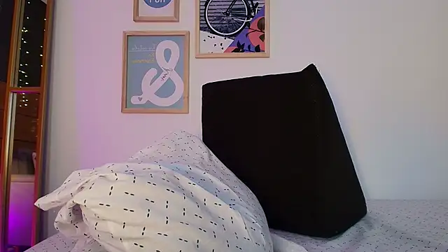 milena_kiitty élő XXX-chatje