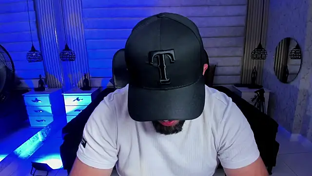 XXX chat uživo modela jhon_bear03