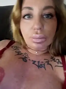 MiaMooly Live XXX-Chat