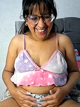 ZaidaWet: онлайн-секс-чат