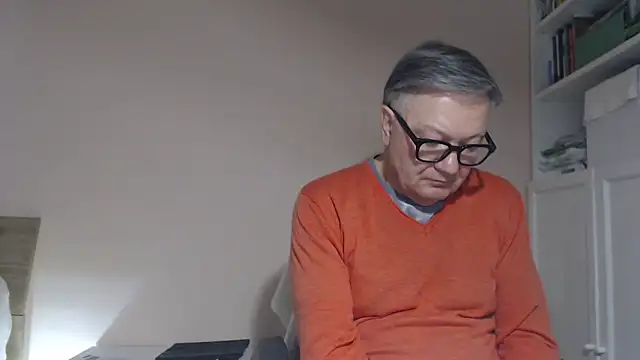 YOU6me élő XXX-chatje